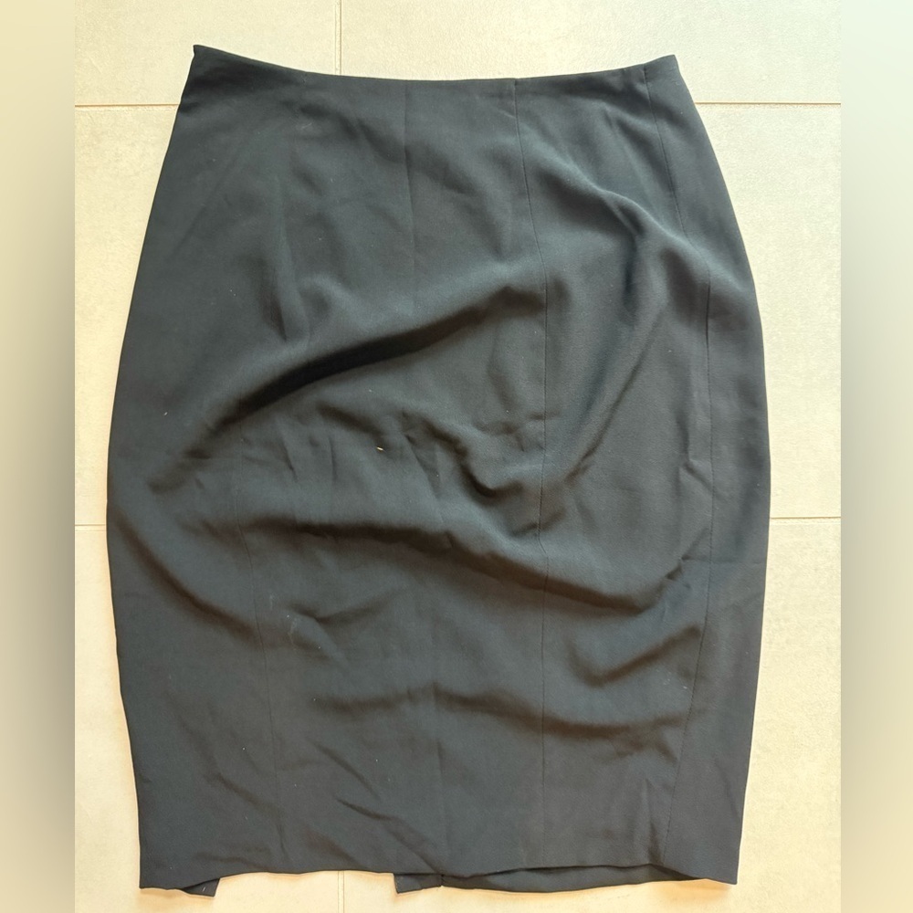 Guess Elegant Black Pencil Skirt - Picture 3 of 3
